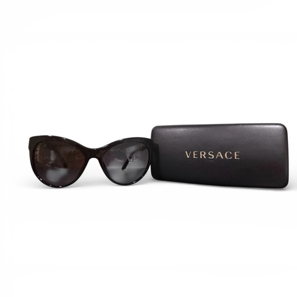 Versace Accessories - ✨💎EUC💎✨VERSACE CAT EYE MEDUSA SUNNIES WITH CASE, PPW & GIFT